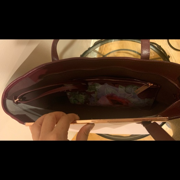 Ted Baker Powder Pink & Maroon Tote with Floral Clip Clutch 🌸 - Picture 3 of 9